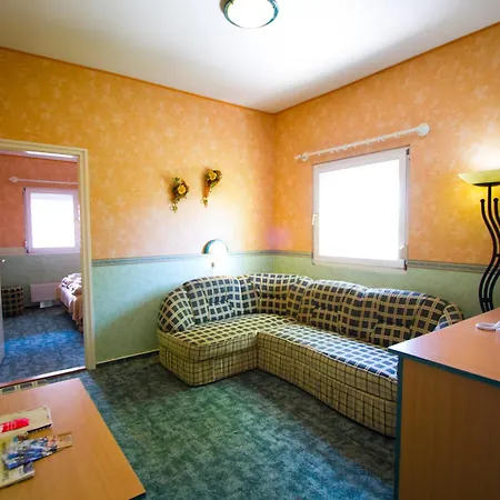 Ξενοδοχείο Piknik Wellness 3*