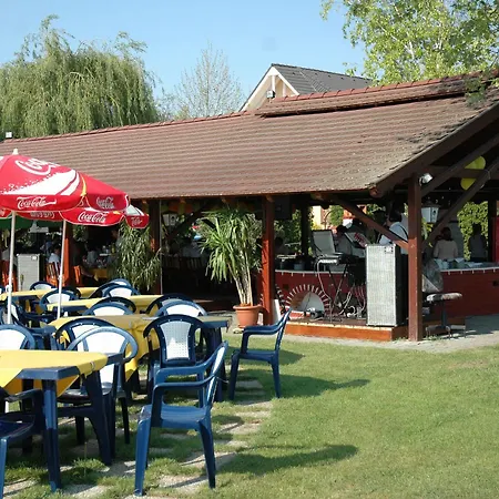 Отель Piknik Wellness 3*