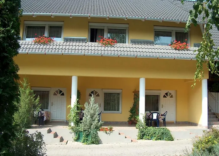 Piknik Wellness 3* שיופוק